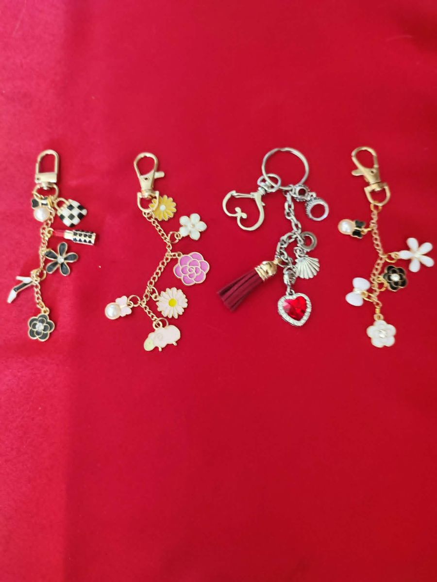 Σετ 4 Μπρελόκ Kawaii - Λουλούδια, Πέρλες & Καρδιά - Bag Charms