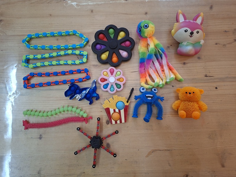 Συλλογή από fidget toys συνολικά 14τμχ τελείως αχρησιμοποίητα όλα μαζί 4€