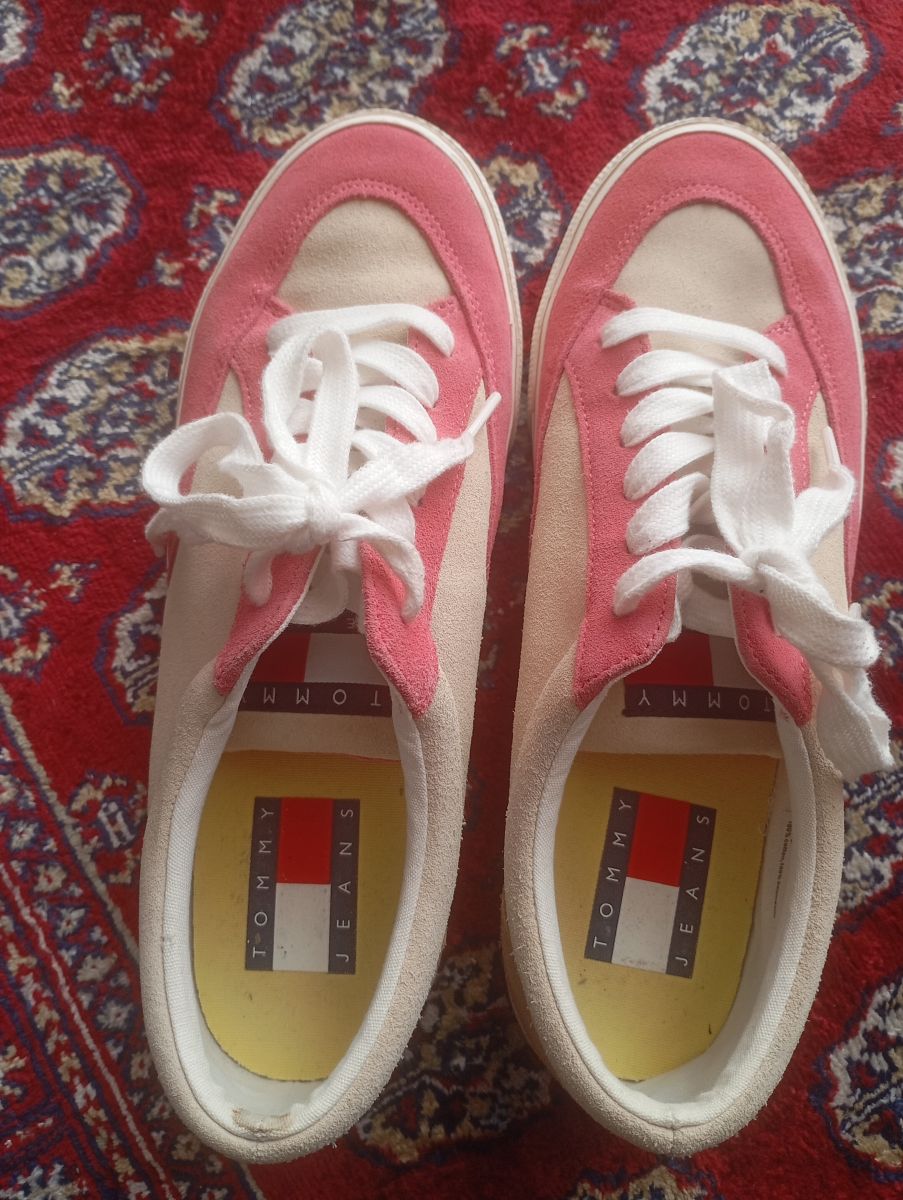 Tommy Hilfiger