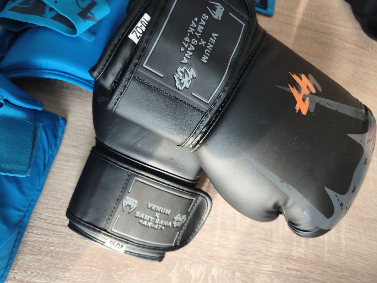 2 Σετ γάντια kickboxing