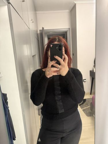 Μαύρη πλεκτή μπλούζα με ιδιαίτερη λεπτομέρεια μπροστά – S