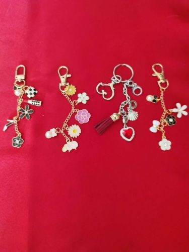 Σετ 4 Μπρελόκ Kawaii - Λουλούδια, Πέρλες & Καρδιά - Bag Charms