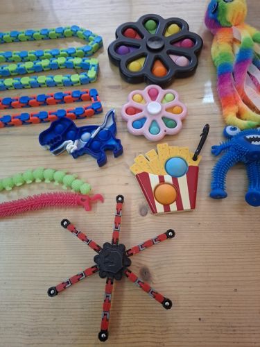 Συλλογή από fidget toys συνολικά 14τμχ τελείως αχρησιμοποίητα όλα μαζί 4€