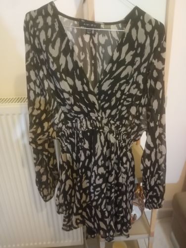 Φόρεμα AMISU με animal print, V λαιμόκοψη