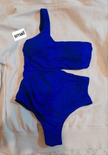 Μοντέρνο ολόσωμο μαγιό, small, αφόρετο